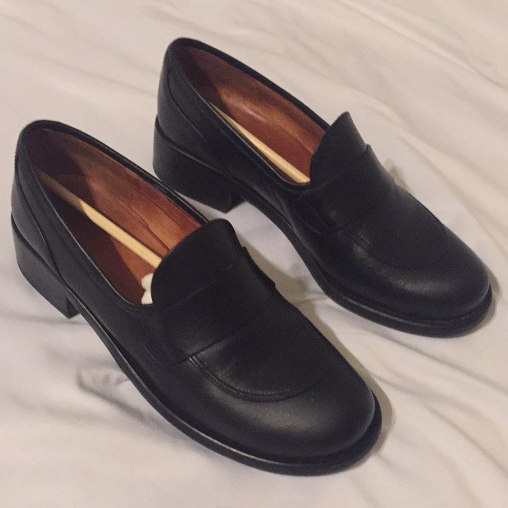 Chie Mihara Black Leather Loafers Size 8/38 Ximo
